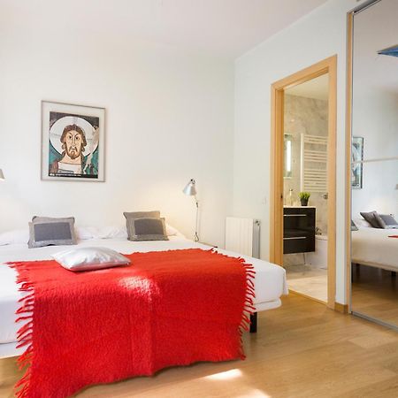 My Space Emirates - Fully Equipped Apartments Near The Beach With Shared Pool Barcelona Exterior foto