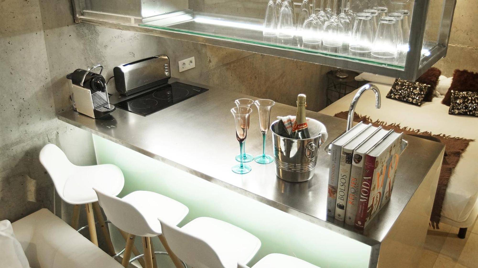 My Space Emirates - Fully Equipped Apartments Near The Beach With Shared Pool Barcelona Zimmer foto
