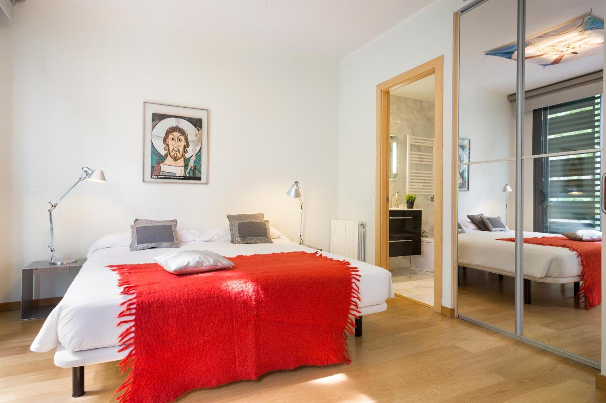My Space Emirates - Fully Equipped Apartments Near The Beach With Shared Pool Barcelona Exterior foto