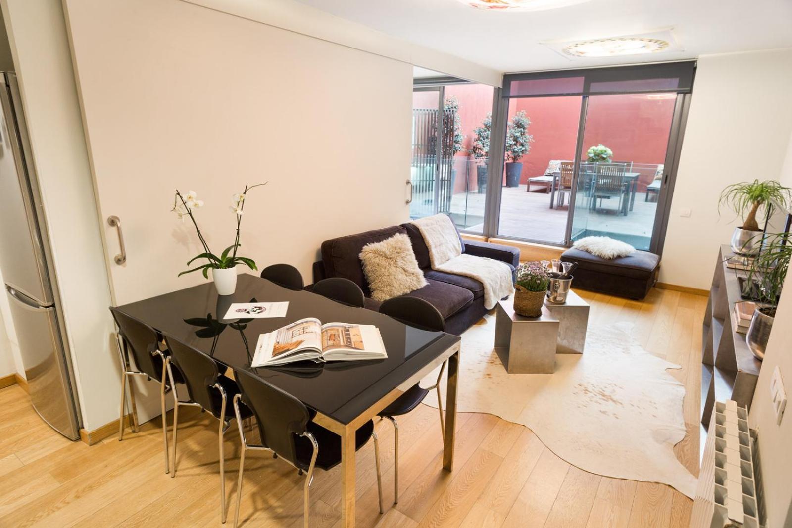 My Space Emirates - Fully Equipped Apartments Near The Beach With Shared Pool Barcelona Exterior foto
